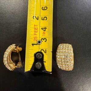 1 pair. gold/crystal clip on earrings